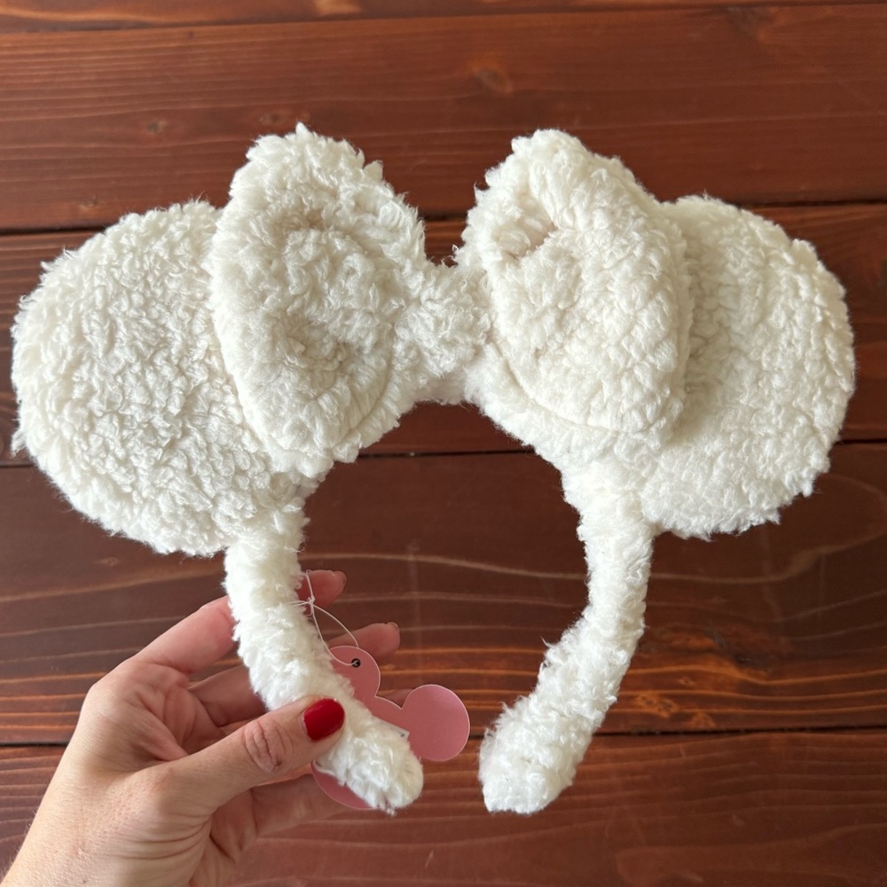 Sherpa Holiday Disney Minnie Ears